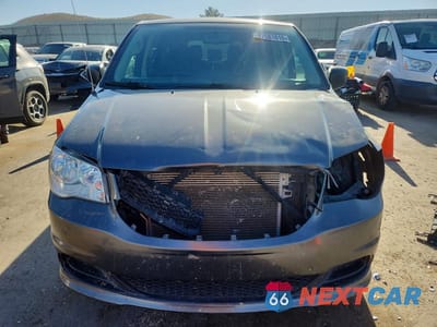 Piąte zdjęcie samochodu w środku: 2018 DODGE GRAND CARAVAN SE VIN:2C4RDGBG5JR146108 - miniatura