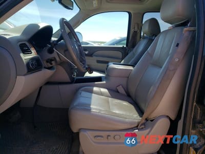 Zdjęcie 7 z 13 samochodu: 2012 CHEVROLET SUBURBAN C1500 LT VIN:1GNSCJE05CR276244 - miniatura