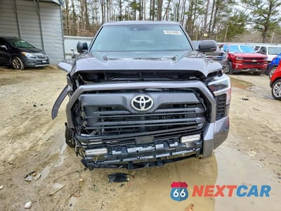 Piąte zdjęcie samochodu w środku: 2026 TOYOTA TUNDRA SR5 VIN:5TFLA5DB5TX336239 - miniatura