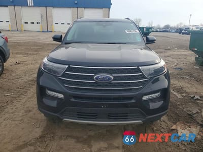 Piąte zdjęcie samochodu w środku: 2023 FORD EXPLORER XLT VIN:1FMSK8DH5PGB02425 - miniatura
