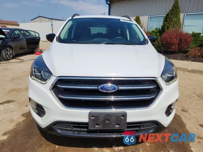 Piąte zdjęcie samochodu w środku: 2019 FORD ESCAPE SE VIN:1FMCU0GDXKUB75793 - miniatura