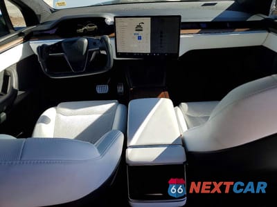 Zdjęcie 8 z 13 samochodu: 2022 TESLA MODEL X VIN:7SAXCDE58NF345094 - miniatura