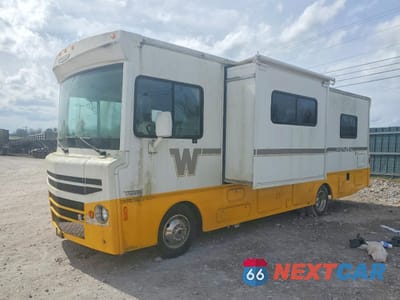 Drugie zdjęcie samochodu z przodu: 2014 FORD F53 - RV VIN:1F64F5DY7E0A13786 - miniatura