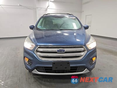 Piąte zdjęcie samochodu w środku: 2018 FORD ESCAPE SE VIN:1FMCU9GD8JUC66340 - miniatura