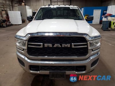 Piąte zdjęcie samochodu w środku: 2020 RAM 2500 TRADESMAN VIN:3C6UR5HJ9LG172939 - miniatura