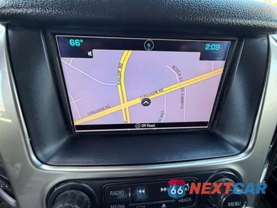 Zdjęcie 12 z 15 samochodu: 2019 CHEVROLET SUBURBAN K1500 LT VIN:1GNSKHKC3KR392583 - miniatura