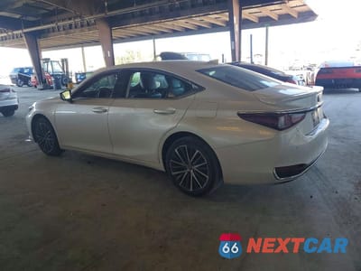 Drugie zdjęcie samochodu z przodu: 2025 LEXUS ES 300H BASE VIN:58ADA1C12SU064596 - miniatura