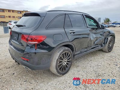 Trzecie zdjęcie samochodu z tyłu: 2022 MERCEDES-BENZ GLC 300 VIN:W1N0G8DBXNV372003 - miniatura