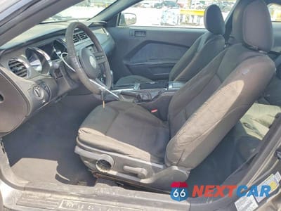 Zdjęcie 7 z 11 samochodu: 2010 FORD MUSTANG VIN:1ZVBP8AN8A5155054 - miniatura