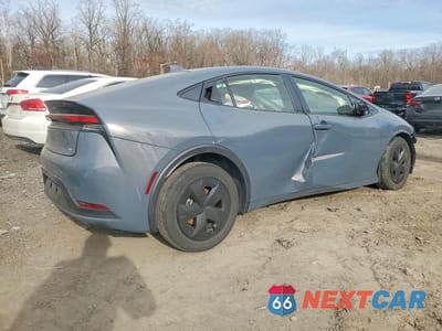 Trzecie zdjęcie samochodu z tyłu: 2025 TOYOTA PRIUS LE VIN:JTDACAAU7S3060409 - miniatura