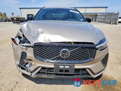 Piąte zdjęcie samochodu w środku: 2026 VOLVO XC60 PLUS VIN:YV4M12RC1T1403164 - miniatura