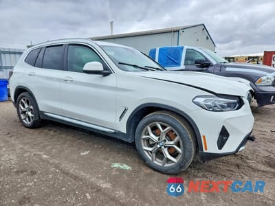 Czwarte zdjęcie samochodu z boku: 2023 BMW X3 VIN:5UX53DP05P9R62129 - miniatura