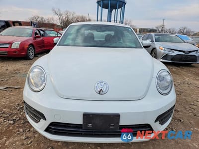 Piąte zdjęcie samochodu w środku: 2017 VOLKSWAGEN BEETLE 1.8T VIN:3VWF17AT7HM623114 - miniatura