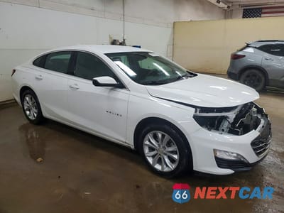 Czwarte zdjęcie samochodu z boku: 2019 CHEVROLET MALIBU LT VIN:1G1ZD5ST7KF149191 - miniatura