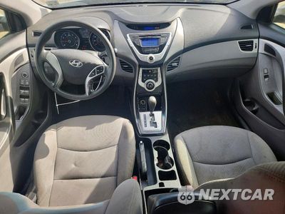 Zdjęcie 8 z 12 samochodu: 2013 HYUNDAI ELANTRA GLS VIN:5NPDH4AE7DH160221 - miniatura
