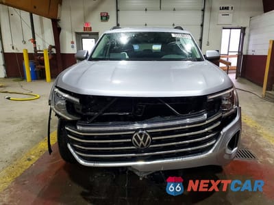 Piąte zdjęcie samochodu w środku: 2025 VOLKSWAGEN ATLAS SE VIN:1V2HR2CA3SC531718 - miniatura