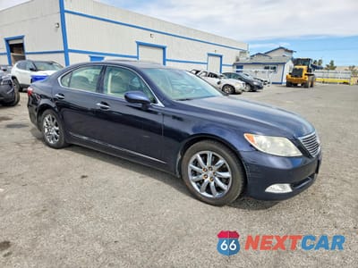 Czwarte zdjęcie samochodu z boku: 2008 LEXUS LS 460 BASE VIN:JTHBL46F685056427 - miniatura