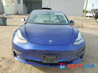 Piąte zdjęcie samochodu w środku: 2018 TESLA MODEL 3 VIN:5YJ3E1EB5JF096502 - miniatura