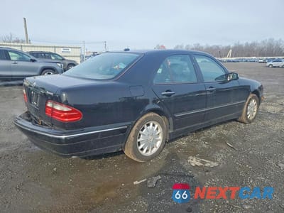 Trzecie zdjęcie samochodu z tyłu: 2000 MERCEDES-BENZ E 320 4MATIC VIN:WDBJF82JXYX038375 - miniatura