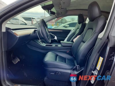 Zdjęcie 7 z 12 samochodu: 2025 TESLA MODEL Y VIN:7SAYGAEE6SF296500 - miniatura