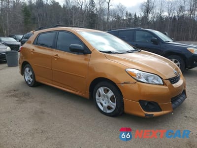 Czwarte zdjęcie samochodu z boku: 2009 TOYOTA MATRIX XR VIN:2T1LE40E89C002695 - miniatura