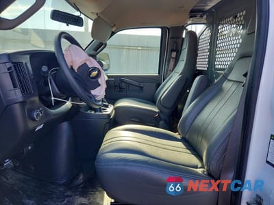 Zdjęcie 7 z 12 samochodu: 2025 CHEVROLET EXPRESS 2500 CARGO UTILITY / SERVICE VAN VIN:1GCWGAFP6S1189430 - miniatura