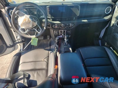 Zdjęcie 8 z 12 samochodu: 2024 JEEP WRANGLER HIGH ALTITUDE 4XE VIN:1C4RJXU60RW193692 - miniatura