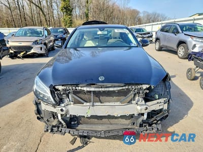 Piąte zdjęcie samochodu w środku: 2019 MERCEDES-BENZ C 300 4MATIC VIN:55SWF8EB7KU292475 - miniatura