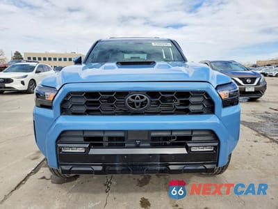 Piąte zdjęcie samochodu w środku: 2025 TOYOTA 4RUNNER TRD SPORT PREMIUM VIN:JTEVA5BR0S5002926 - miniatura