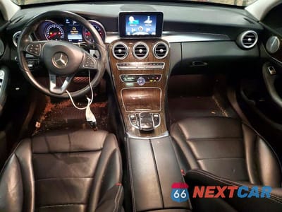 Zdjęcie 8 z 13 samochodu: 2015 MERCEDES-BENZ C 300 4MATIC VIN:55SWF4KB9FU092619 - miniatura