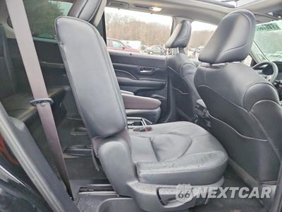 Zdjęcie 11 z 12 samochodu: 2024 TOYOTA GRAND HIGHLANDER PLATINUM VIN:2C3CDZC93HH500973 - miniatura