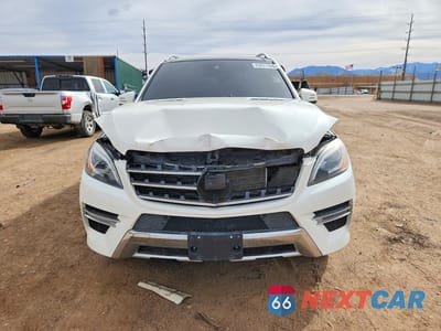 Piąte zdjęcie samochodu w środku: 2014 MERCEDES-BENZ ML 550 4MATIC VIN:4JGDA7DB6EA268776 - miniatura