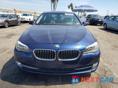 Piąte zdjęcie samochodu w środku: 2013 BMW 528 XI VIN:WBAXH5C53DDW15830 - miniatura
