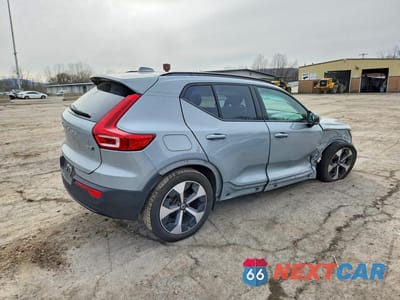Trzecie zdjęcie samochodu z tyłu: 2025 VOLVO XC40 PLUS VIN:YV4L12UC1S2483609 - miniatura