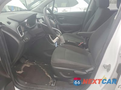 Zdjęcie 7 z 13 samochodu: 2022 CHEVROLET TRAX LS VIN:KL7CJNSM8NB526618 - miniatura