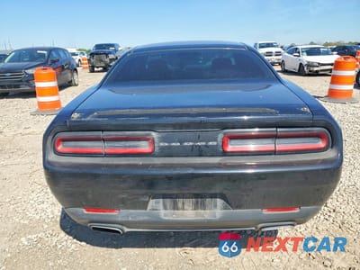 Zdjęcie 6 z 13 samochodu: 2016 DODGE CHALLENGER SXT VIN:2C3CDZAGXGH290355 - miniatura