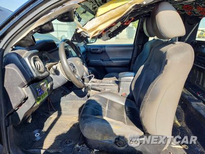 Zdjęcie 7 z 13 samochodu: 2017 TOYOTA TACOMA SR VIN:5TFRX5GN2HX098453 - miniatura