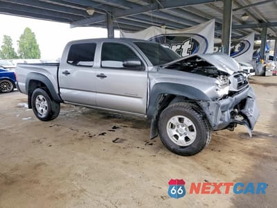 Czwarte zdjęcie samochodu z boku: 2015 TOYOTA TACOMA PRERUNNER VIN:5TFJX4GN0FX049367 - miniatura