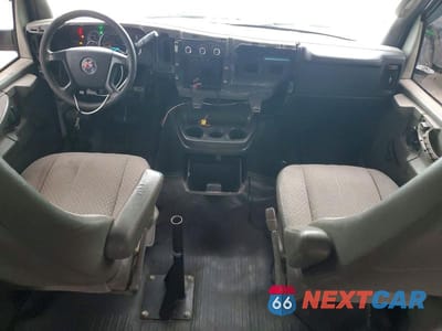 Zdjęcie 8 z 13 samochodu: 2010 CHEVROLET EXPRESS 2500 CARGO UTILITY / SERVICE VAN VIN:1GCZGFBA8A1152079 - miniatura