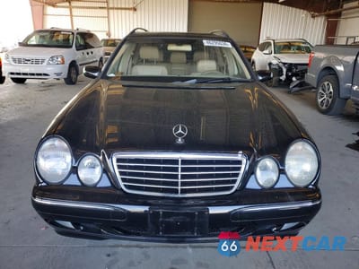 Piąte zdjęcie samochodu w środku: 2001 MERCEDES-BENZ E 320 VIN:WDBJH65J11B308736 - miniatura