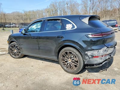 Drugie zdjęcie samochodu z przodu: 2024 PORSCHE CAYENNE VIN:WP1AA2AY6RDA03815 - miniatura