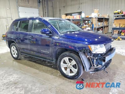 Czwarte zdjęcie samochodu z boku: 2015 JEEP COMPASS LATITUDE VIN:1C4NJDEB4FD291270 - miniatura