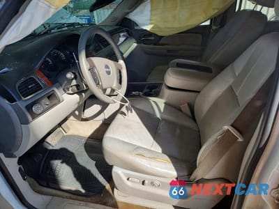 Zdjęcie 7 z 12 samochodu: 2007 GMC YUKON XL C1500 VIN:1GKFC160X7J270862 - miniatura