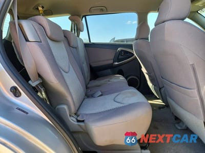 Zdjęcie 11 z 13 samochodu: 2006 TOYOTA RAV4 BASE VIN:JTMZD33V165029037 - miniatura