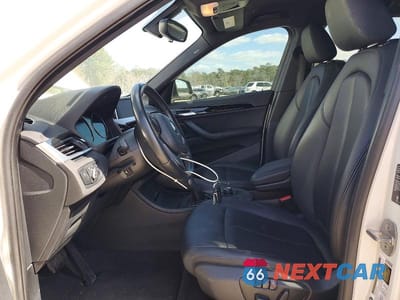 Zdjęcie 7 z 13 samochodu: 2018 BMW X1 XDRIVE28I VIN:WBXHT3C31J5L27192 - miniatura