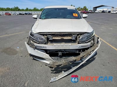 Piąte zdjęcie samochodu w środku: 2018 HONDA ACCORD SPORT VIN:1HGCV1F39JA225214 - miniatura