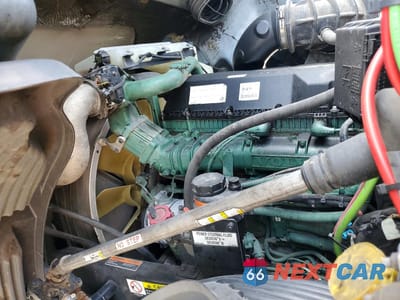 Zdjęcie 7 z 10 samochodu: 2023 VOLVO VN VNL VIN:4V4NC9EH8PN304016 - miniatura