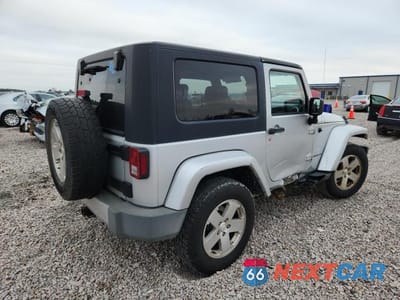 Trzecie zdjęcie samochodu z tyłu: 2008 JEEP WRANGLER SAHARA VIN:1J8FA54128L589692 - miniatura