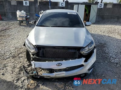 Piąte zdjęcie samochodu w środku: 2021 KIA FORTE LXS VIN:3KPF24AD0ME345698 - miniatura