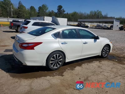 Trzecie zdjęcie samochodu z tyłu: 2017 NISSAN ALTIMA 2.5 SV VIN:1N4AL3AP5HC203166 - miniatura